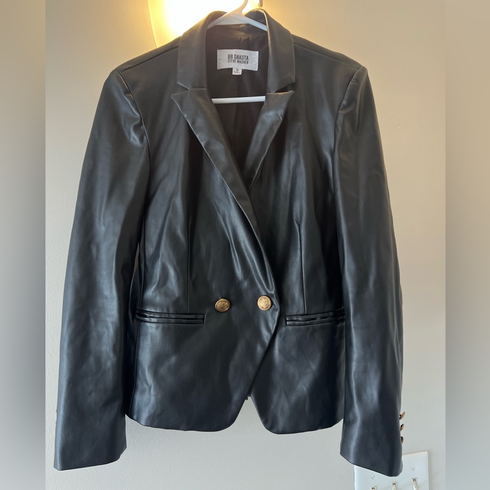 BB Dakota Steve Madden Women's Black Faux Leather Blazer in great condition